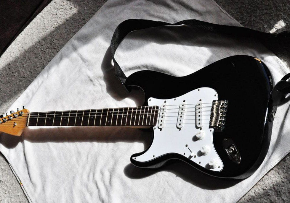 Kurt Cobain’in Nirvana’nın Son Turnesindeki Gitarı Açık Arttırmada