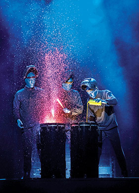 Dilsiz, Evrensel ve Mavi: Blue Man Group