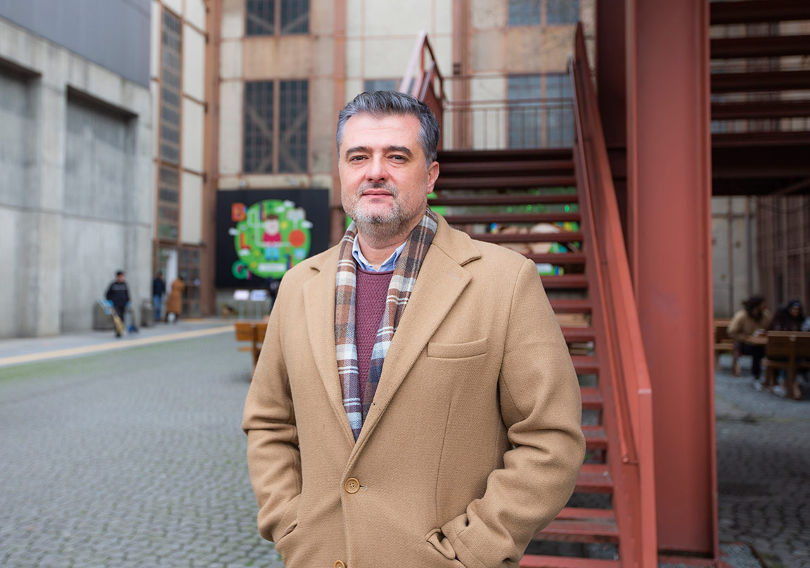 Yalçın Tosun’un “Muzaffer ve Muz” Öyküsü Broadway’de