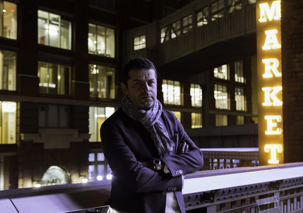 Cüneyt Özdemir’den Yaz Güneşinde Kurutulmuş Kelimeler