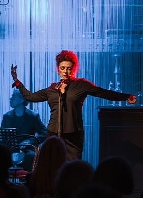 Dada’nın Kalbinde Dört Kadın: “Kanlı Kabare”