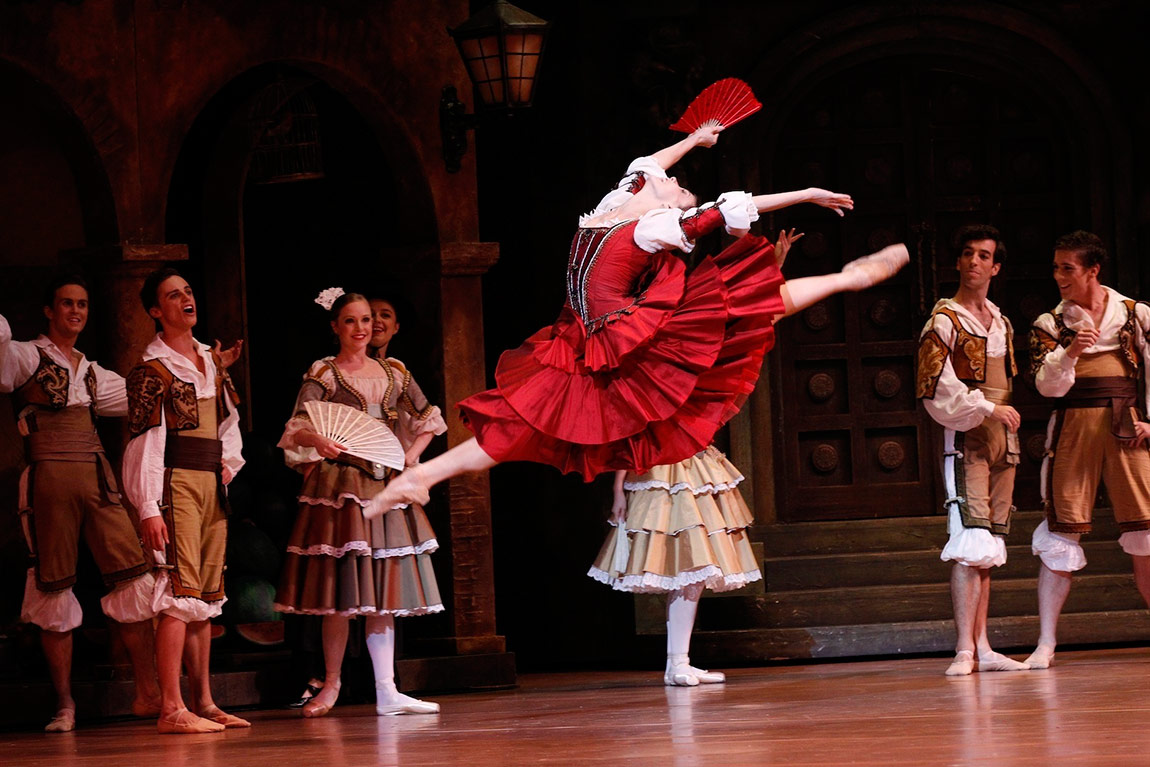 Coppelia Tim Show Center'da