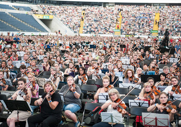 Dünyanın En Büyük Orkestrası Guinness’e Girdi!