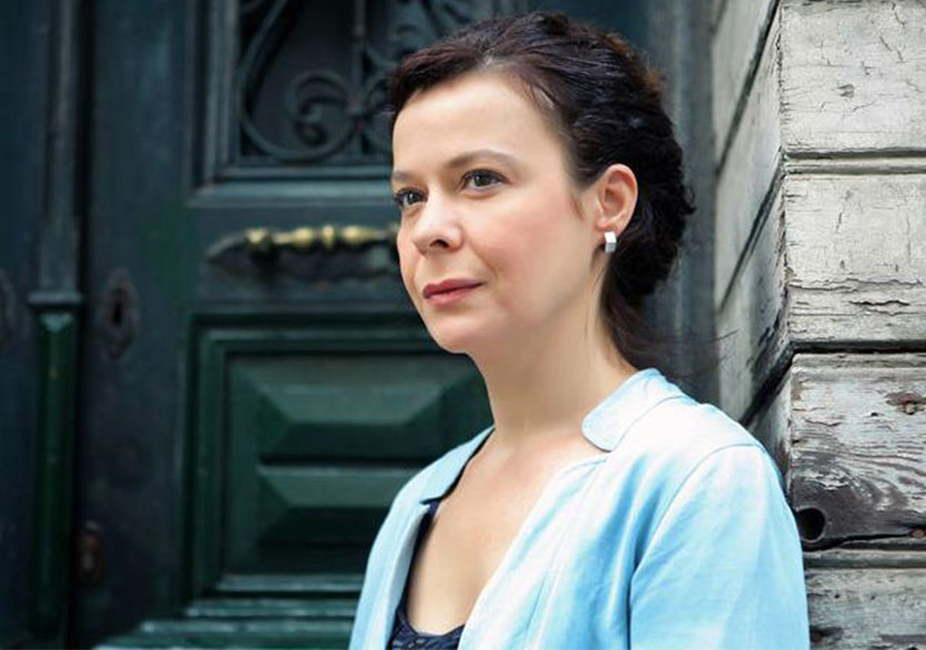 Zeynep Kaçar’dan Yeni Bir Roman: Yalnız