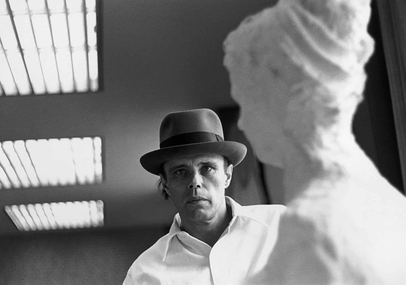 Arter Yayınları’da Yeni Yılın İlk Kitabı “Joseph Beuys”