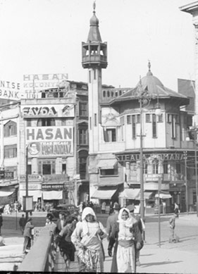 Karaköy'de Kadın Olmak