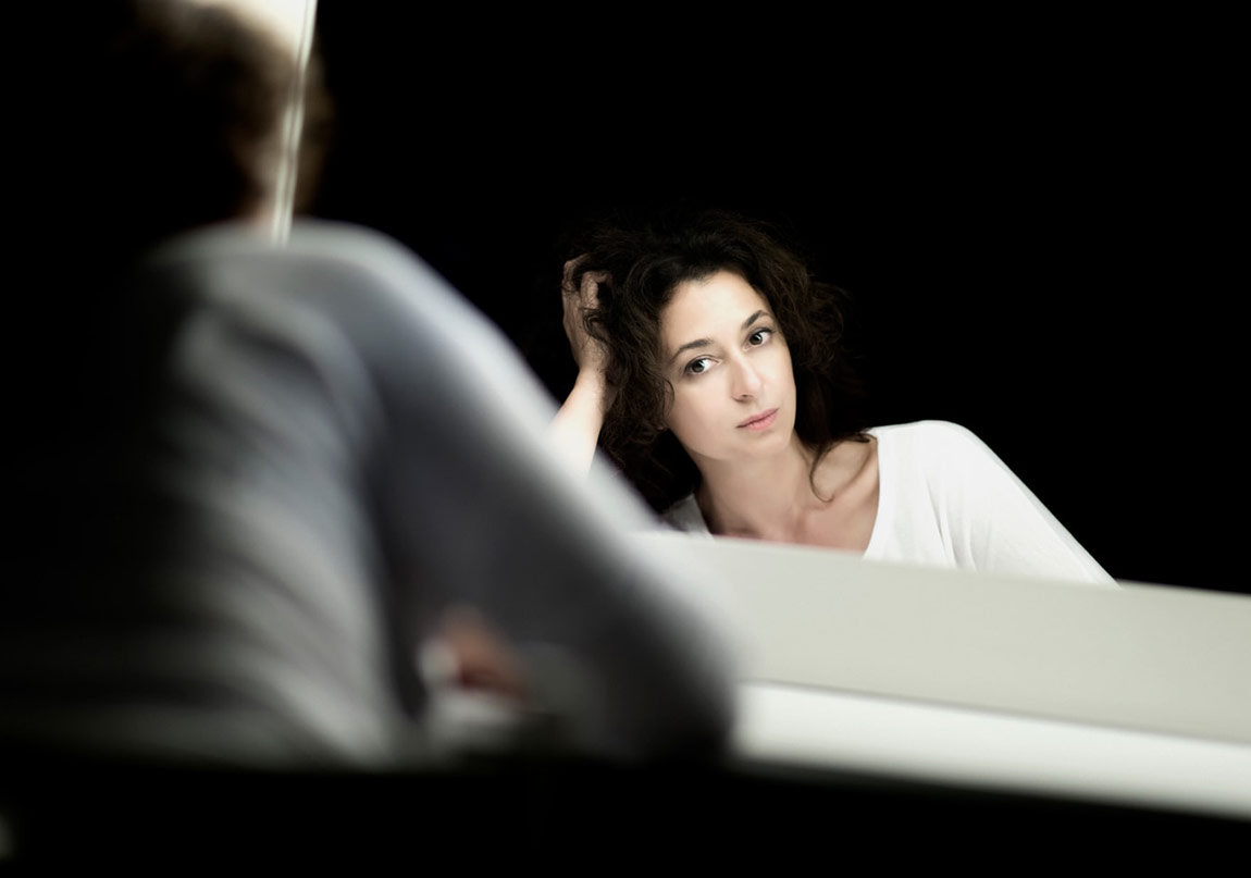 Ece Temelkuran’ın “Devir – Dilsiz Kuğular Zamanı” Romanı Amerika’da