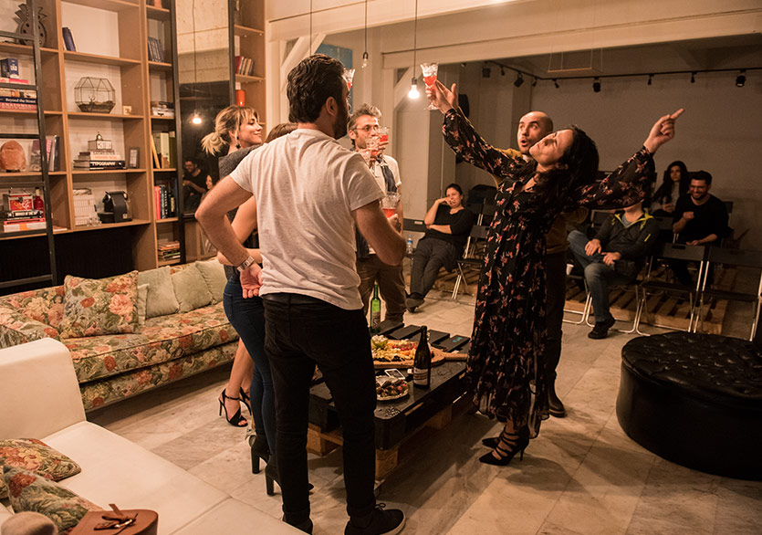 Sıra Dışı Bir Deneyim: Mutluyduk Belki Bugüne Kadar