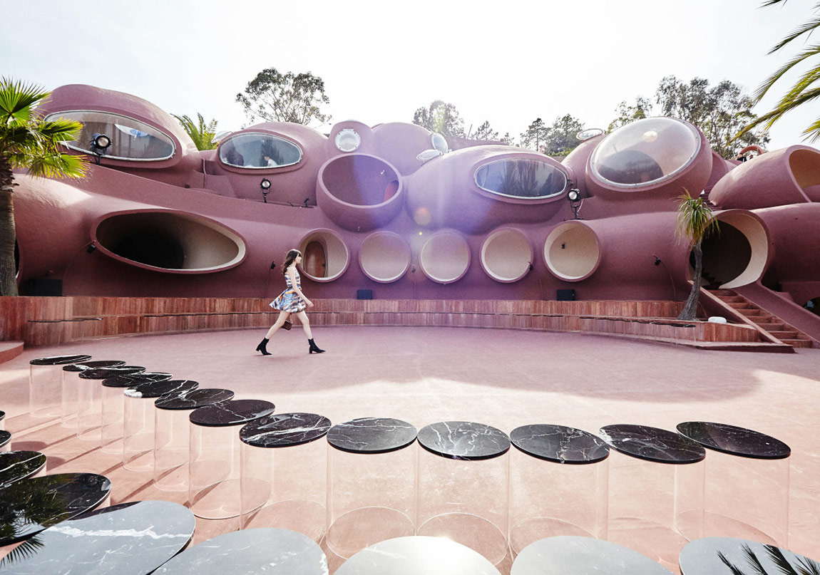 Avant-Garde Fikirlerden Sürreal Enstalasyonlara