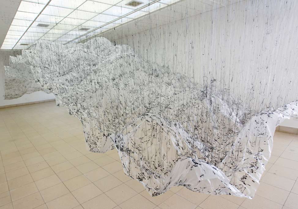 Yerçekimine Meydan Okuyan Enstalasyonlar