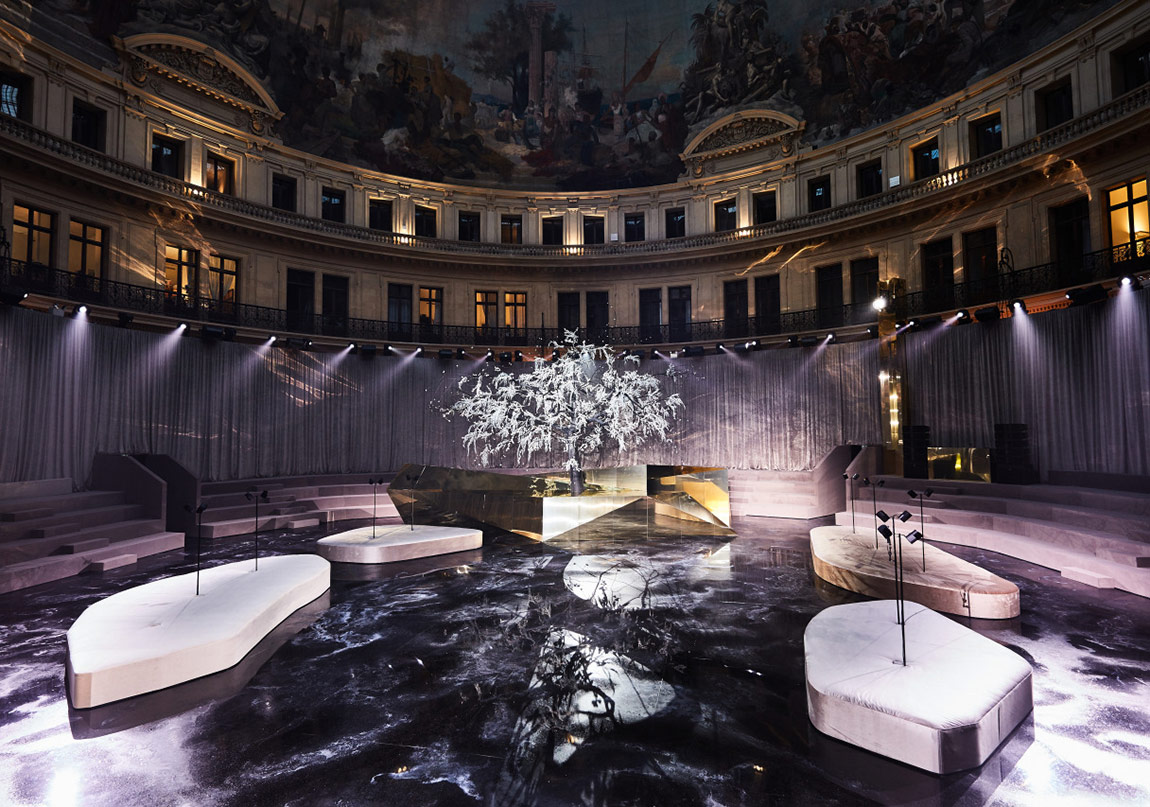 Avant-Garde Fikirlerden Sürreal Enstalasyonlara