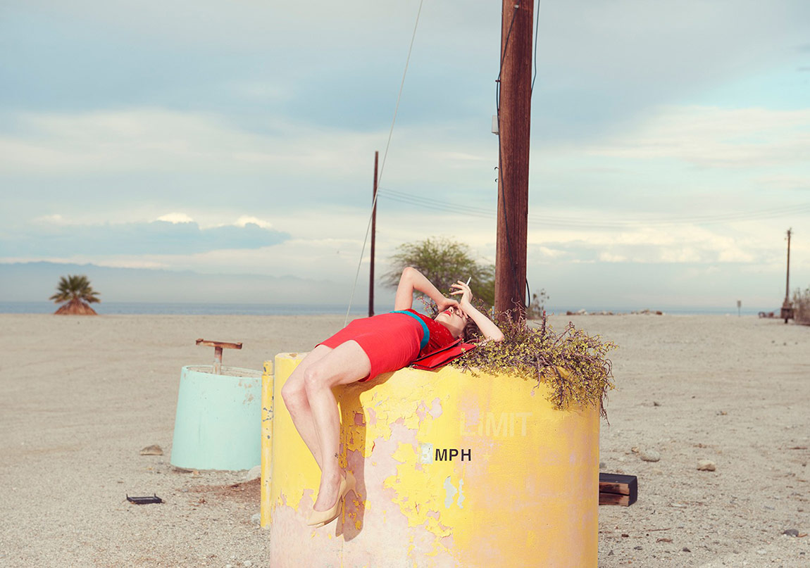 Günlük Hayattan Sürreal Kadın Portreleri