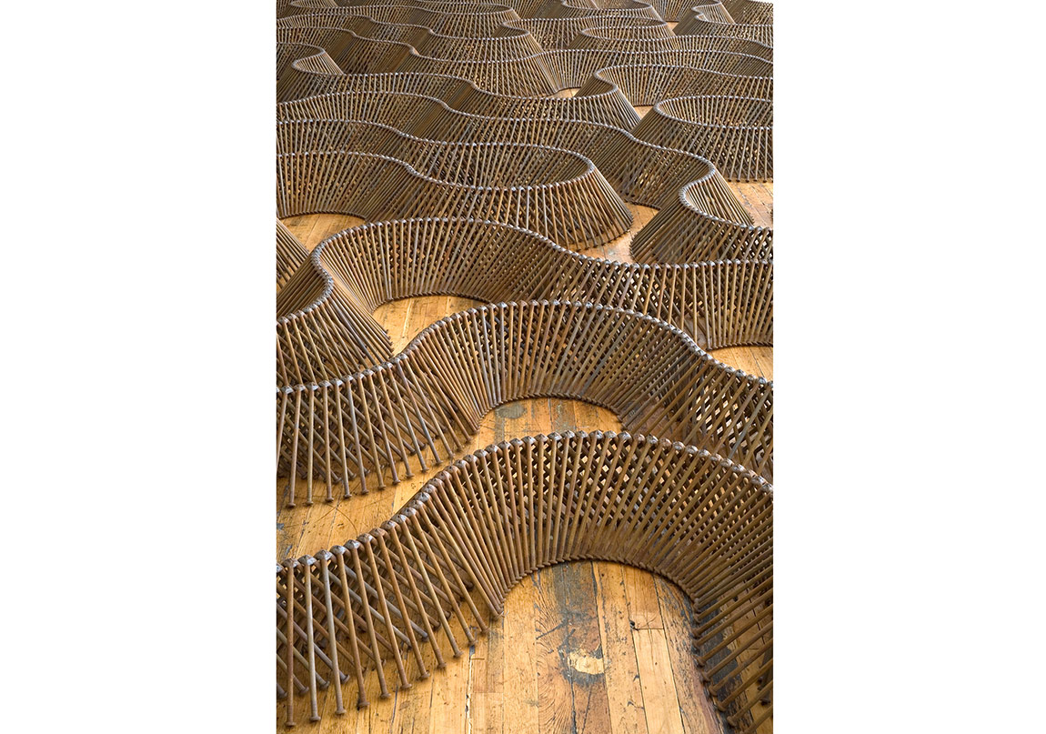 Çiviler Çizgilere Dönüşüyor