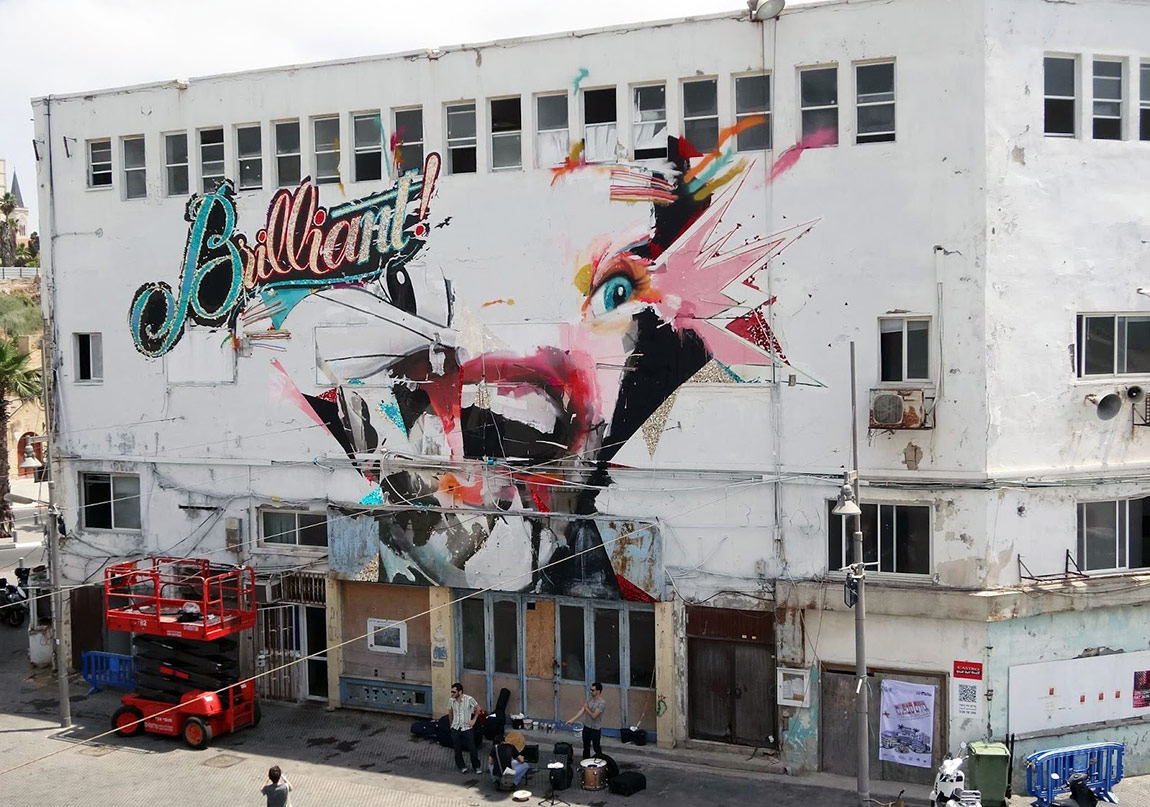 Duvarlar Üzerindeki Etkileyici Kadın Portreleri