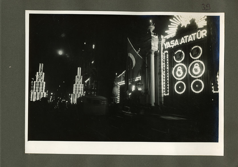 Arşivlerden Fotoğraflarla “Yaşasın Cumhuriyet” Sergisi