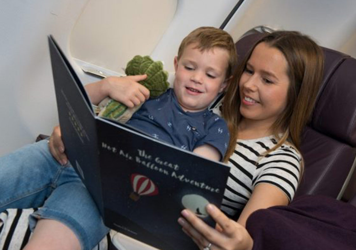 Babanın Kızlarıyla Birlikte Yazdığı Kitap Büyük İlgi Gördü