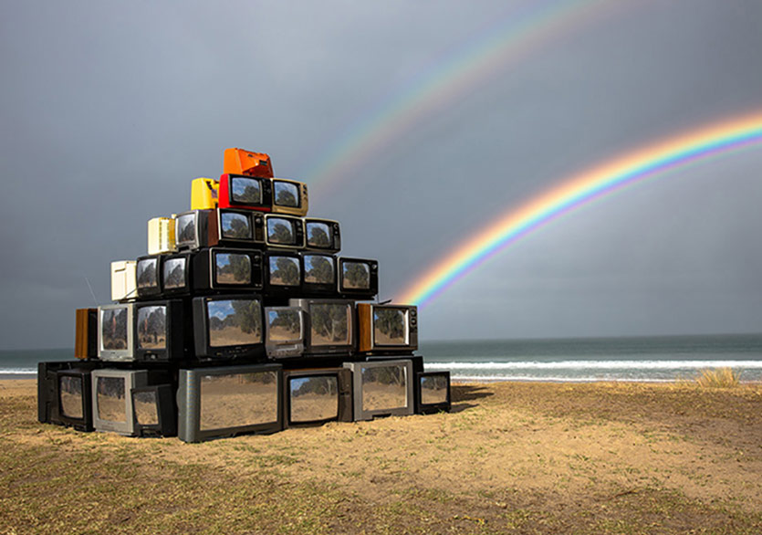Bu Televizyonda Sadece Gerçeği İzleyebilirsiniz
