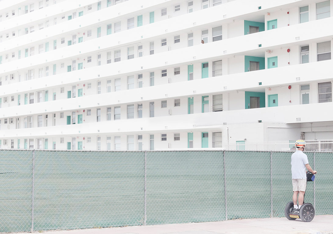 Şehri Minimal ve Soluk Renkleriyle Görmek