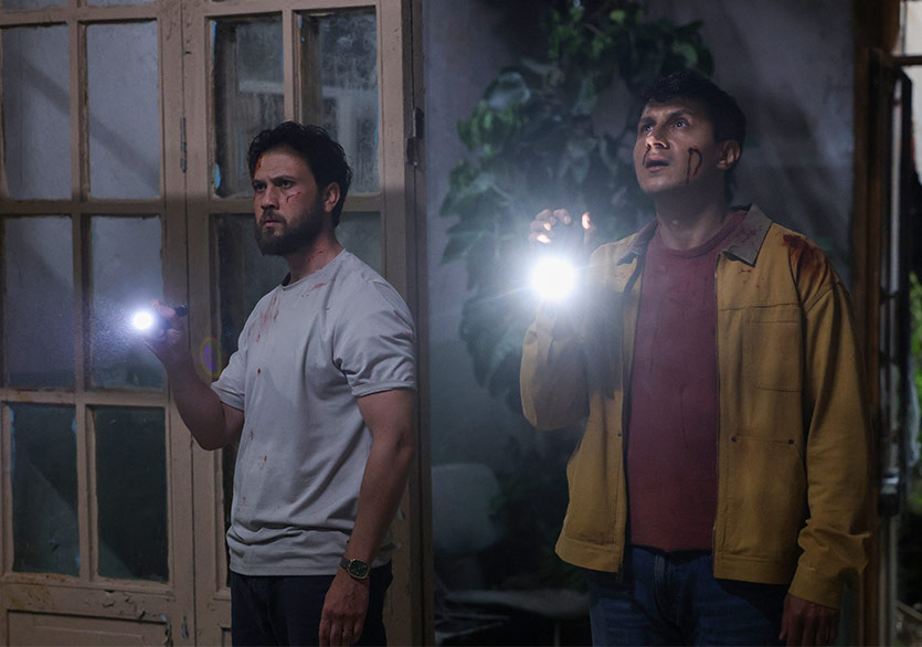 Yeni Netflix Dizisi “Eve Giden Yol”un Setinden Yeni Kareler Paylaşıldı