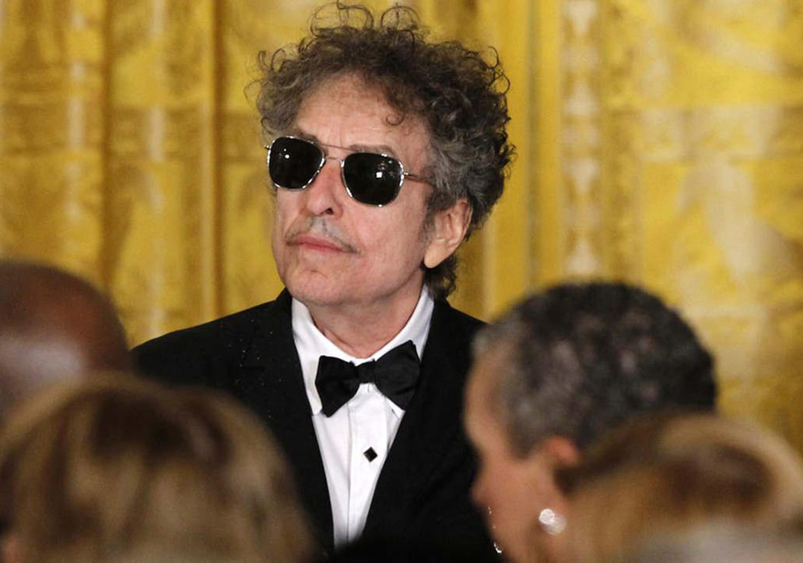 Bob Dylan Suskunluğunu Koruyor