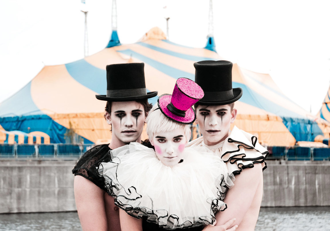 Renkli Dünyaların Ardındaki Saklanamayan Hüzün