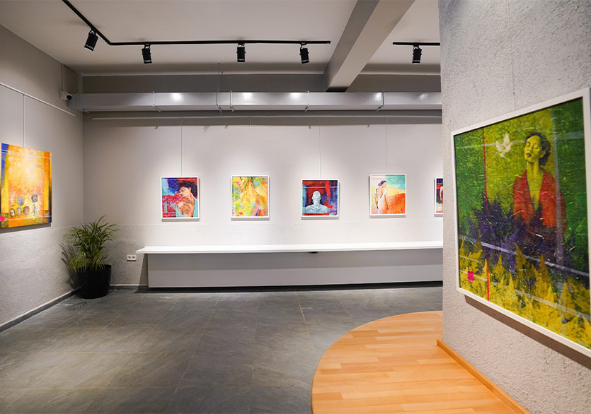 Elçin Mustafayev’in “Renklerin Tınısı” Sergisi Atatürk Parkı Sanat Galerisi’nde