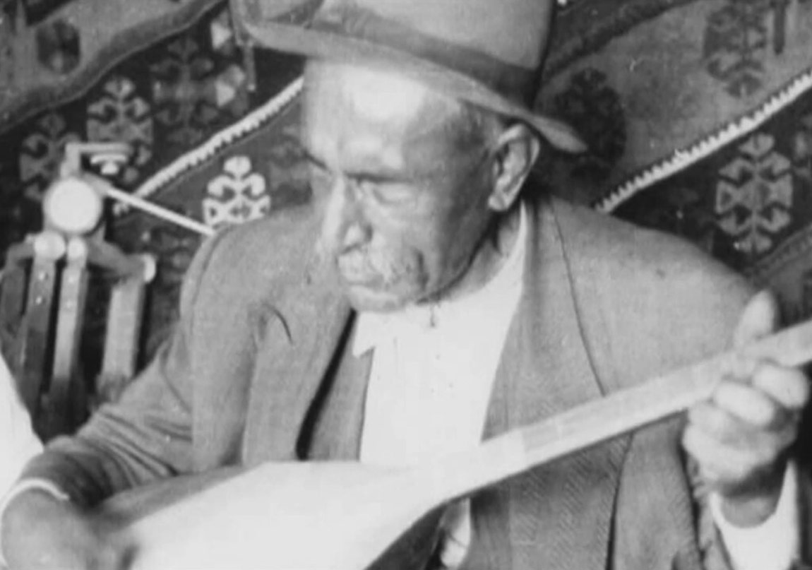 Bugün Aşık Veysel’in Doğum Günü