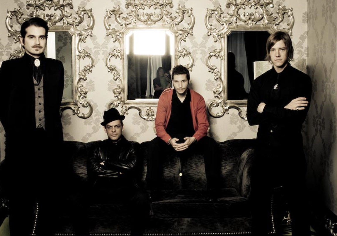 Interpol Geri Dönüyor