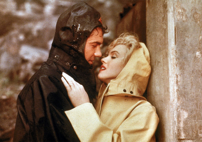 Canan Yücel Pekiçten’in “How To Enjoy Ceylon Tea” Performansı Kundura Sahne’de