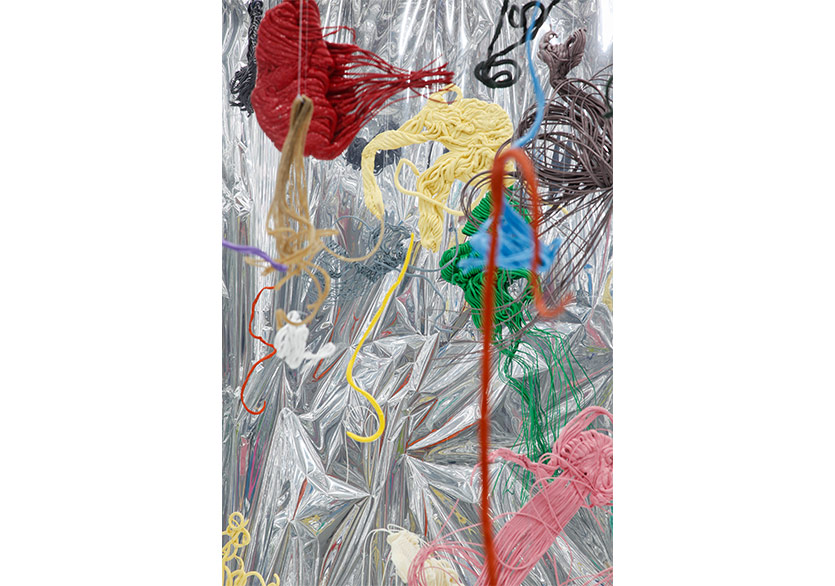 Daniel Knorr’un “Calligraphic Wig” Yerleştirmesi Odunpazarı Modern Müze’de