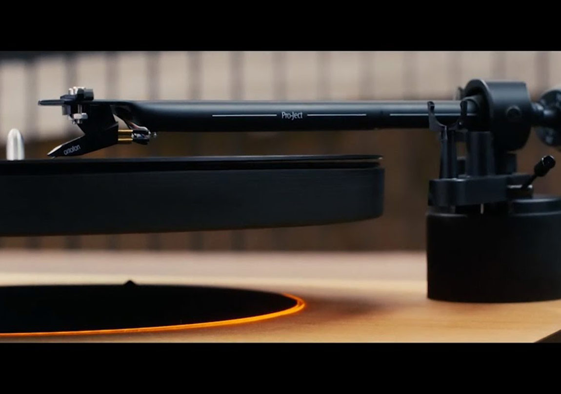 En Yeni Teknoloji Havada Dönen Turntable