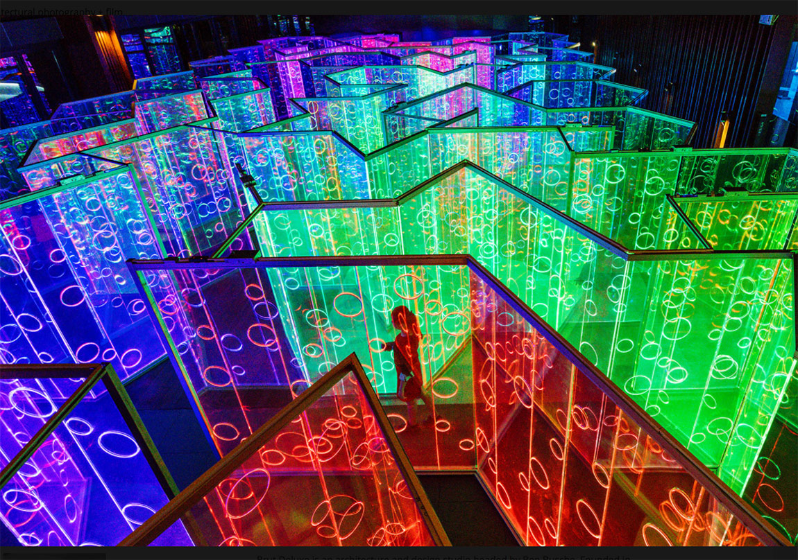 Gökkuşağı Renkleriyle Kromatik Bir Evren