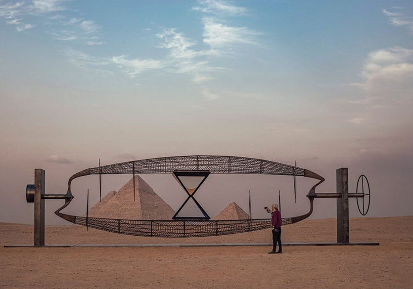 4500 Yıllık Giza Piramitlerindeki İlk Çağdaş Sanat Sergisi: “Forever Is Now”