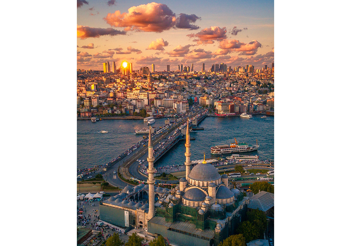 Saffet Emre Tonguç’tan Özel Bir Kitap: Kanatlarımda İstanbul