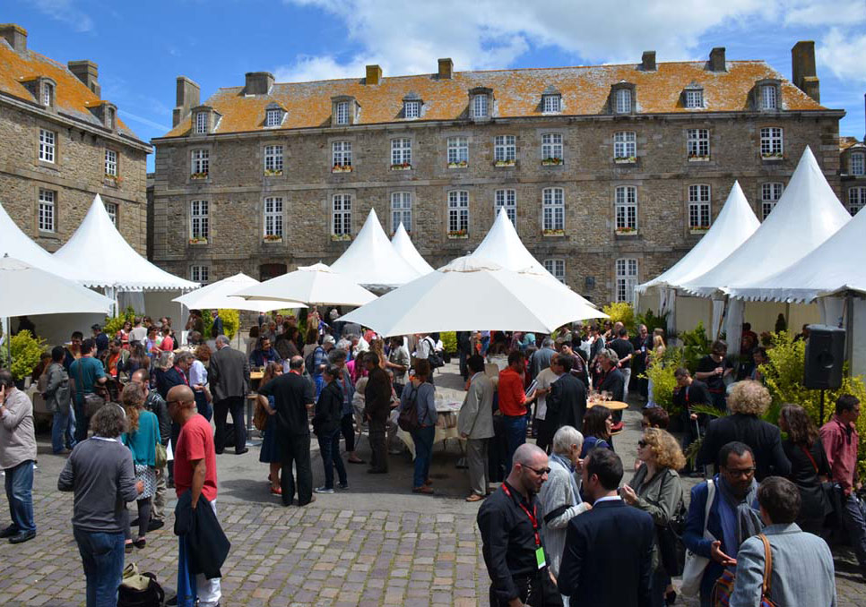 Çiler İlhan Étonnants Voyageurs'e Davet Edildi