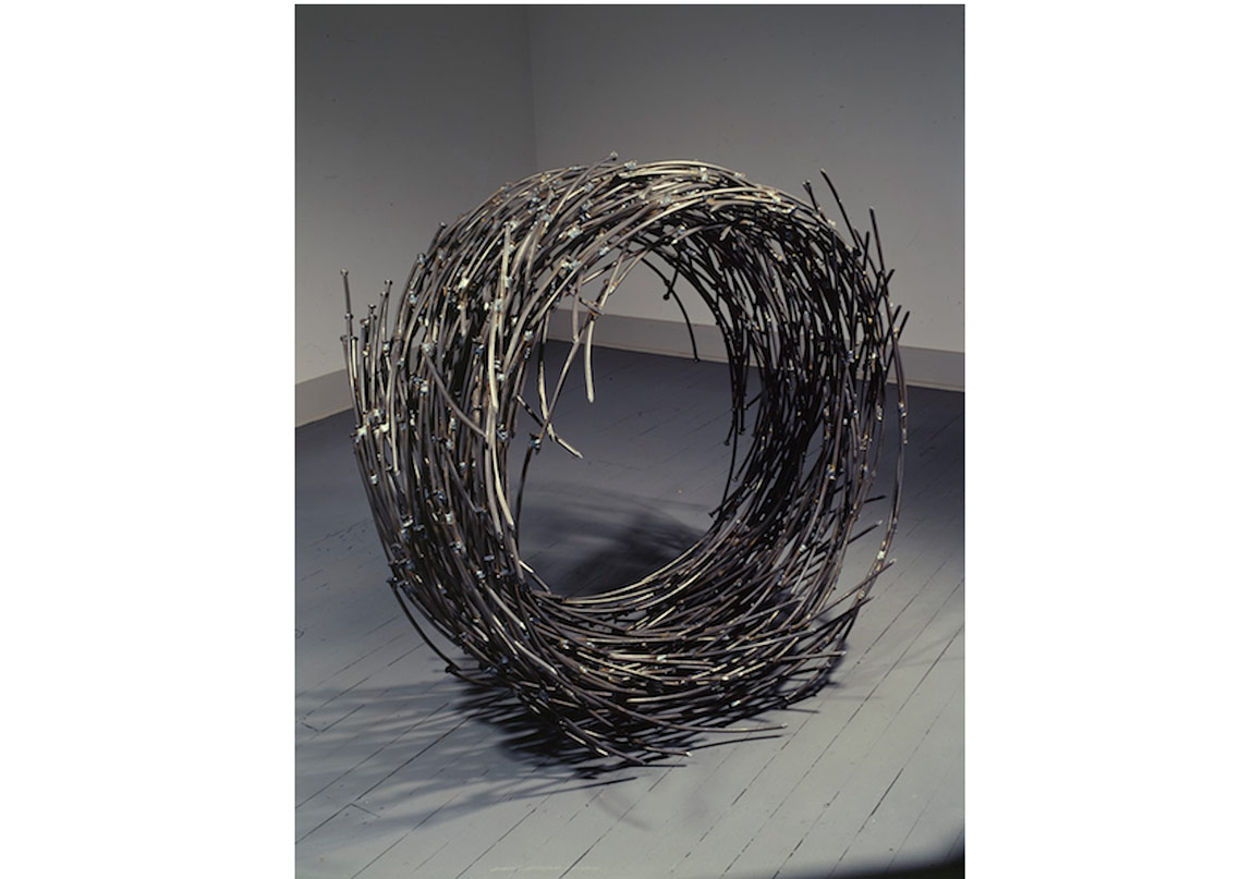 Çiviler Çizgilere Dönüşüyor