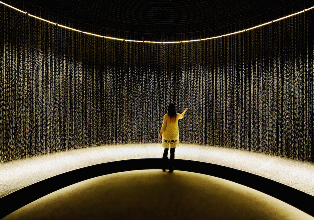 Su İçinde Işık Paris’te