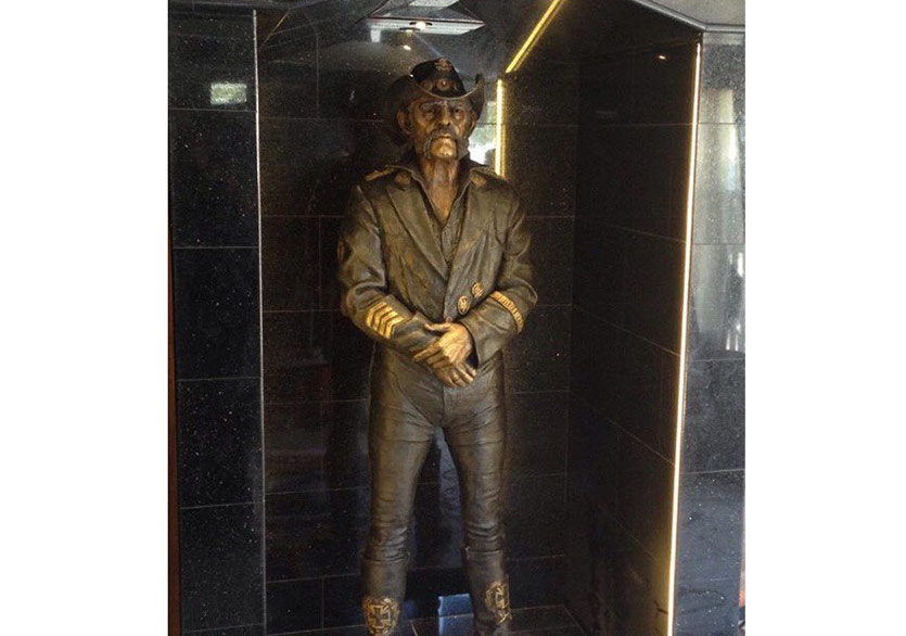 Lemmy Kilmister’ın Heykeli Dikildi