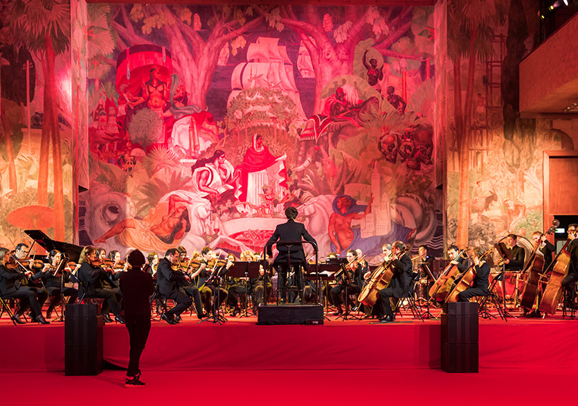 Le Palais de la Porte Dorée’de Christian Louboutin Sergisi