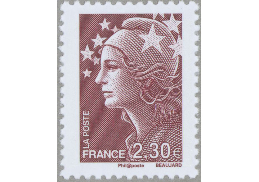 Fransız Marianne’e Sokak Boyası Sıçradı!