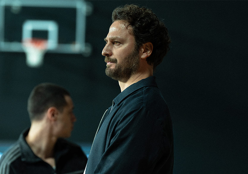 Selman Nacar’ın Yeni Netflix Dizisi “Palas Pandıras”tan İlk Kareler Paylaşıldı