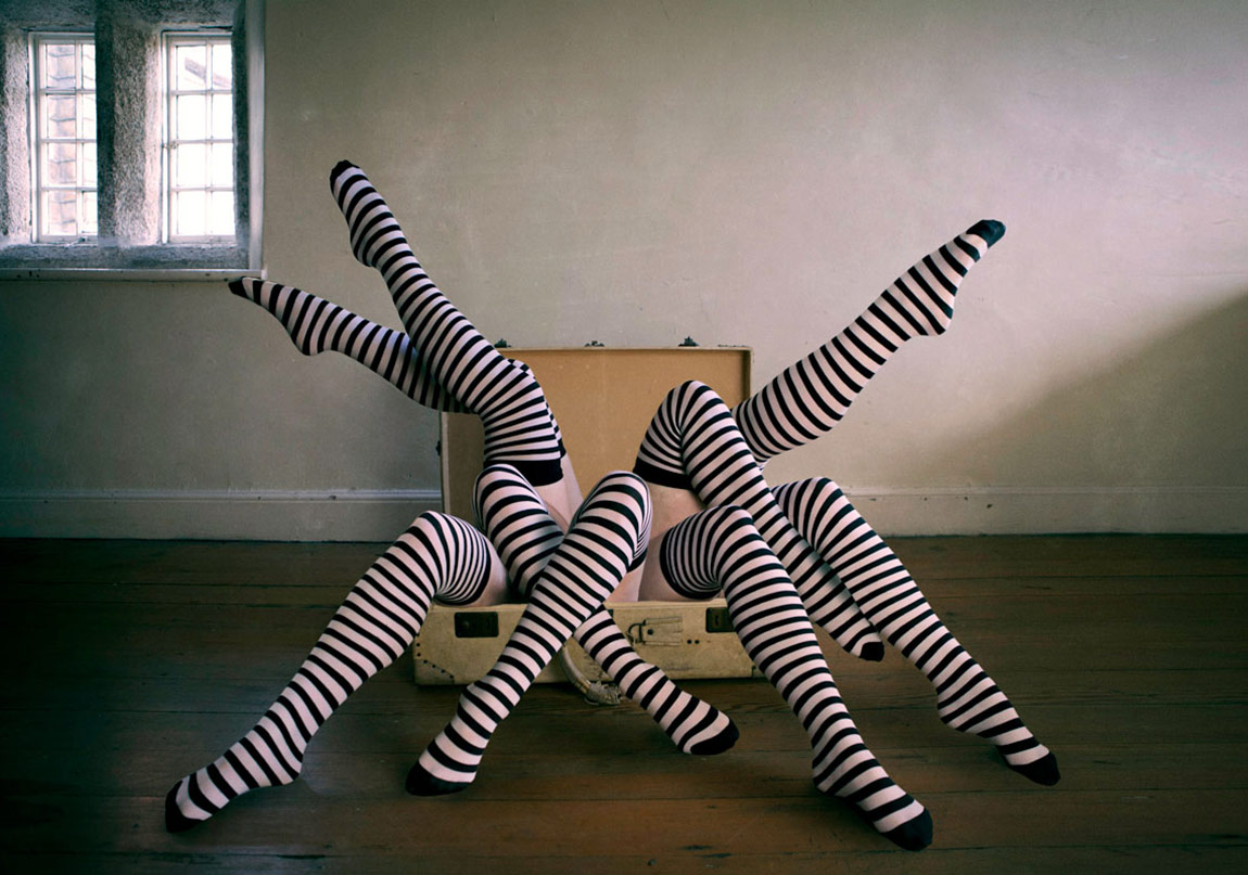 Sürrealizmden Etkilenen Hipnotik Kareler