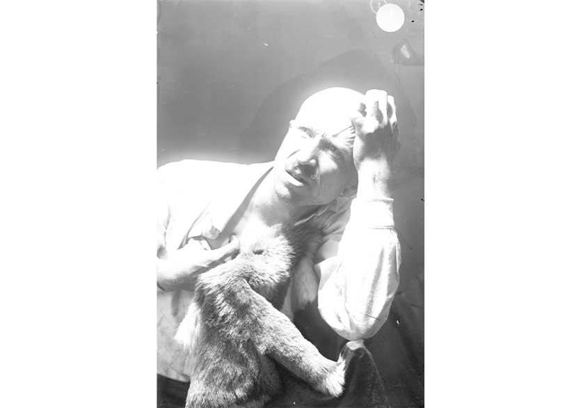 İstanbul Araştırmaları Enstitüsü’nden Yeni Sergi: “Maceraperest Bir Mimarın Fotoğrafhanesi: Arif Hikmet Koyunoğlu 1893-1982”