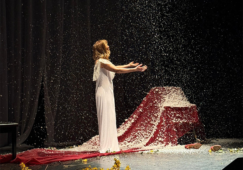 İnci Türkay’ın “Liste” Oyunu Prömiyerini Yaptı