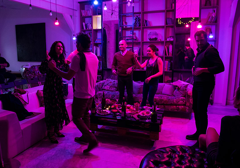 Sıra Dışı Bir Deneyim: Mutluyduk Belki Bugüne Kadar