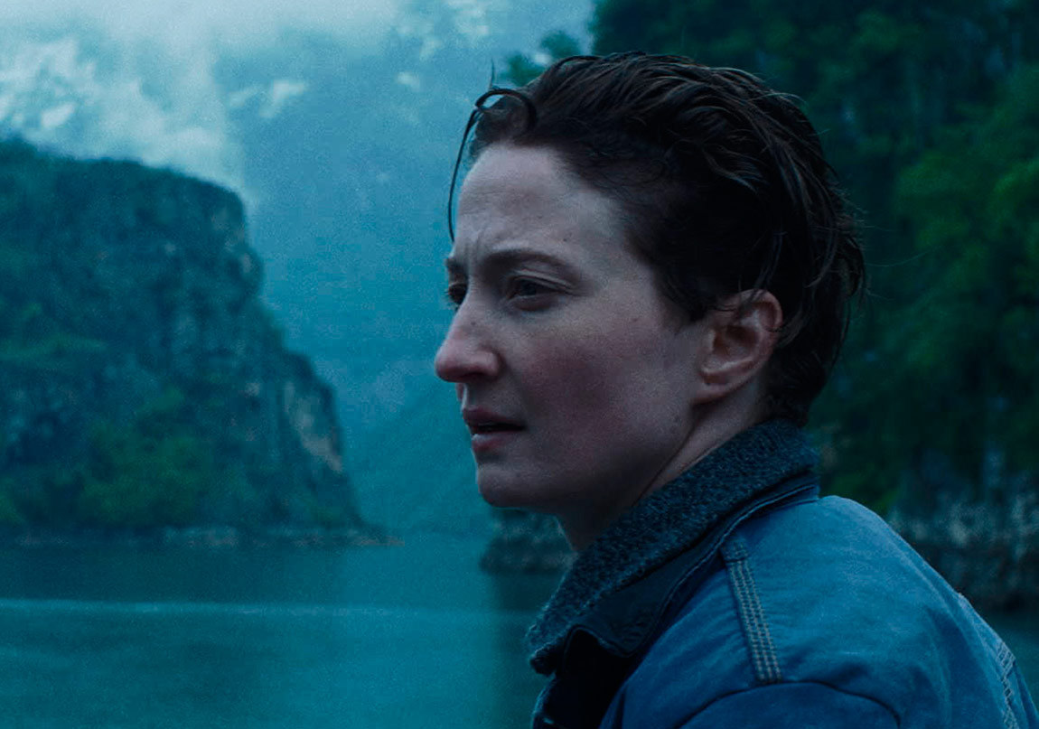 Balkamanya’da Köpekler, Sieranevada ve Yeminli Bakire