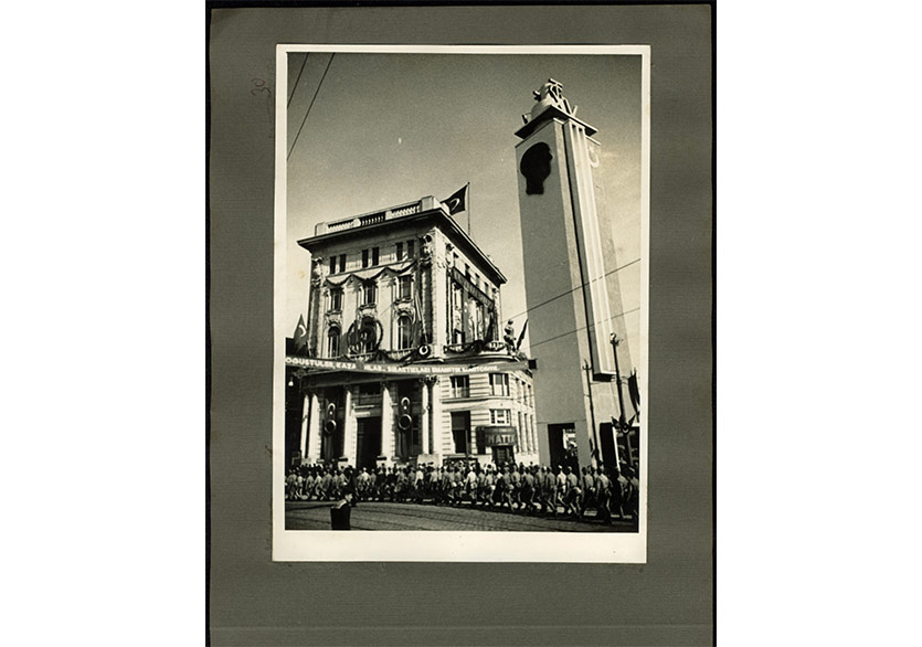 Arşivlerden Fotoğraflarla “Yaşasın Cumhuriyet” Sergisi