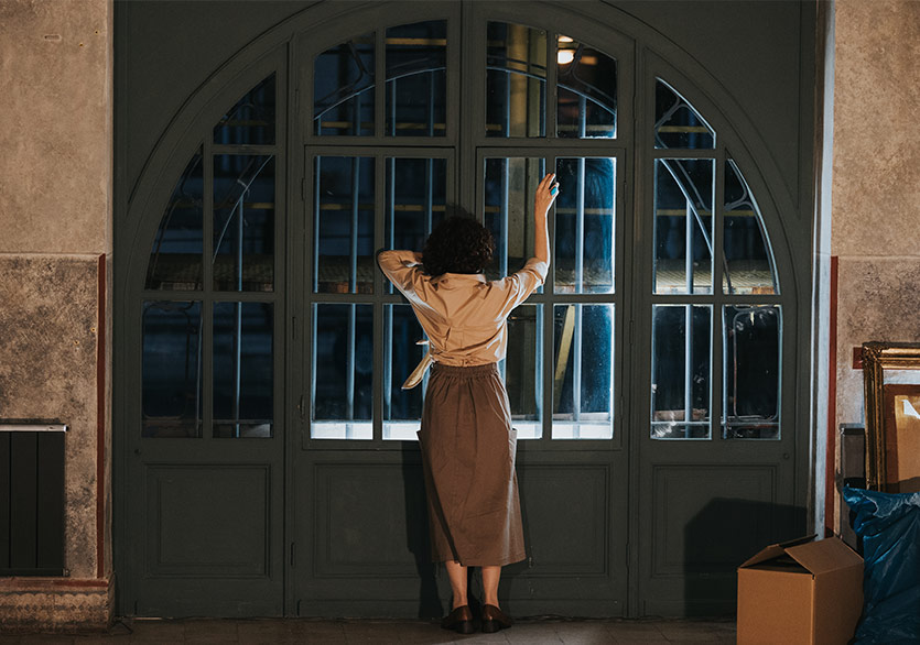 “Annemden Kalan Gül Ağacı Masanın Üzerinde Çaydanlık Beyaz Bir İz Bıraktı” 5 Nisan’da Metrohan’da