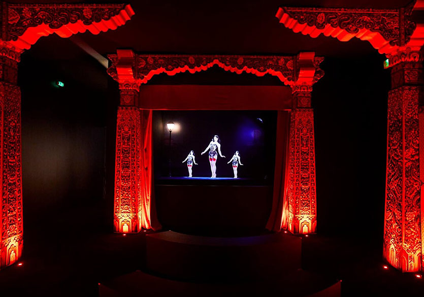 Le Palais de la Porte Dorée’de Christian Louboutin Sergisi