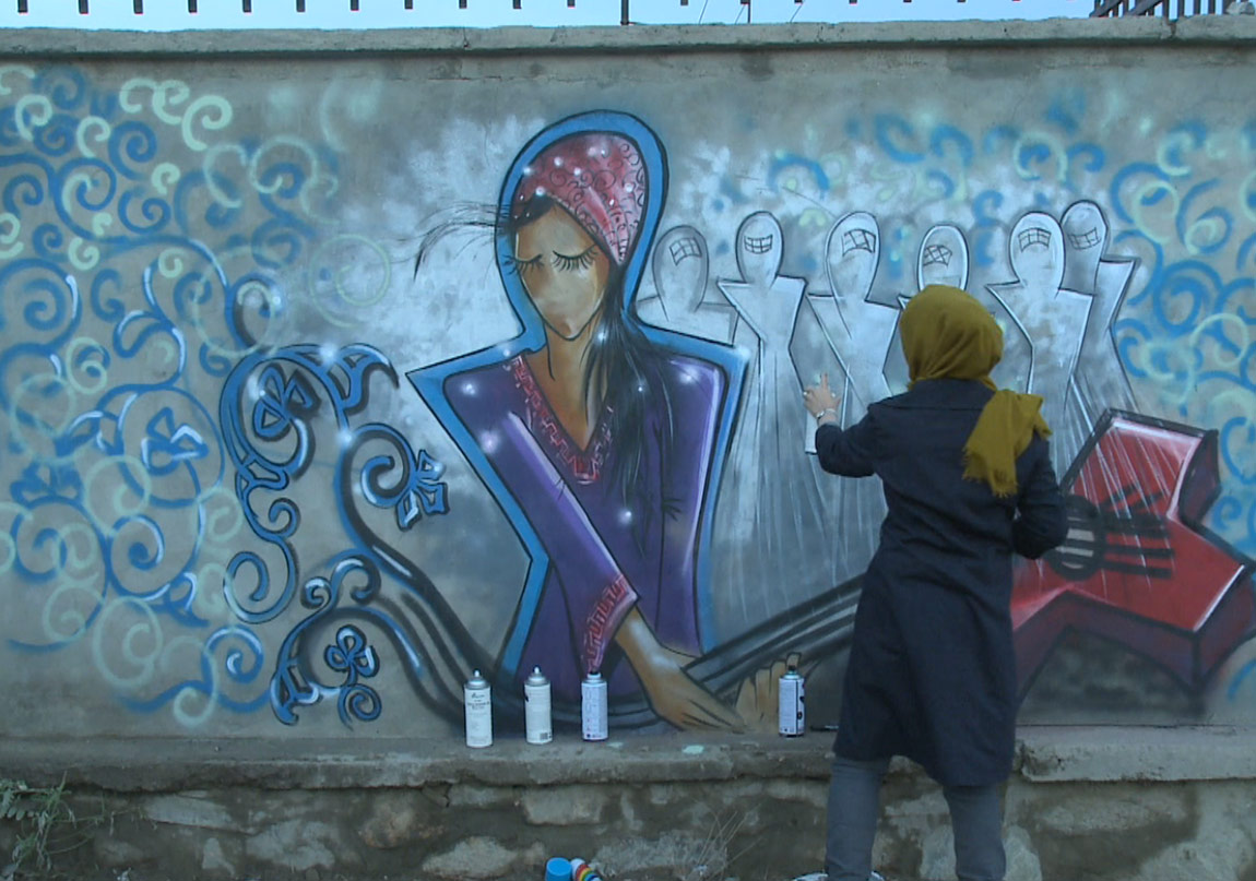 Kadın Hikayeleri Sokaklara Taşıyor